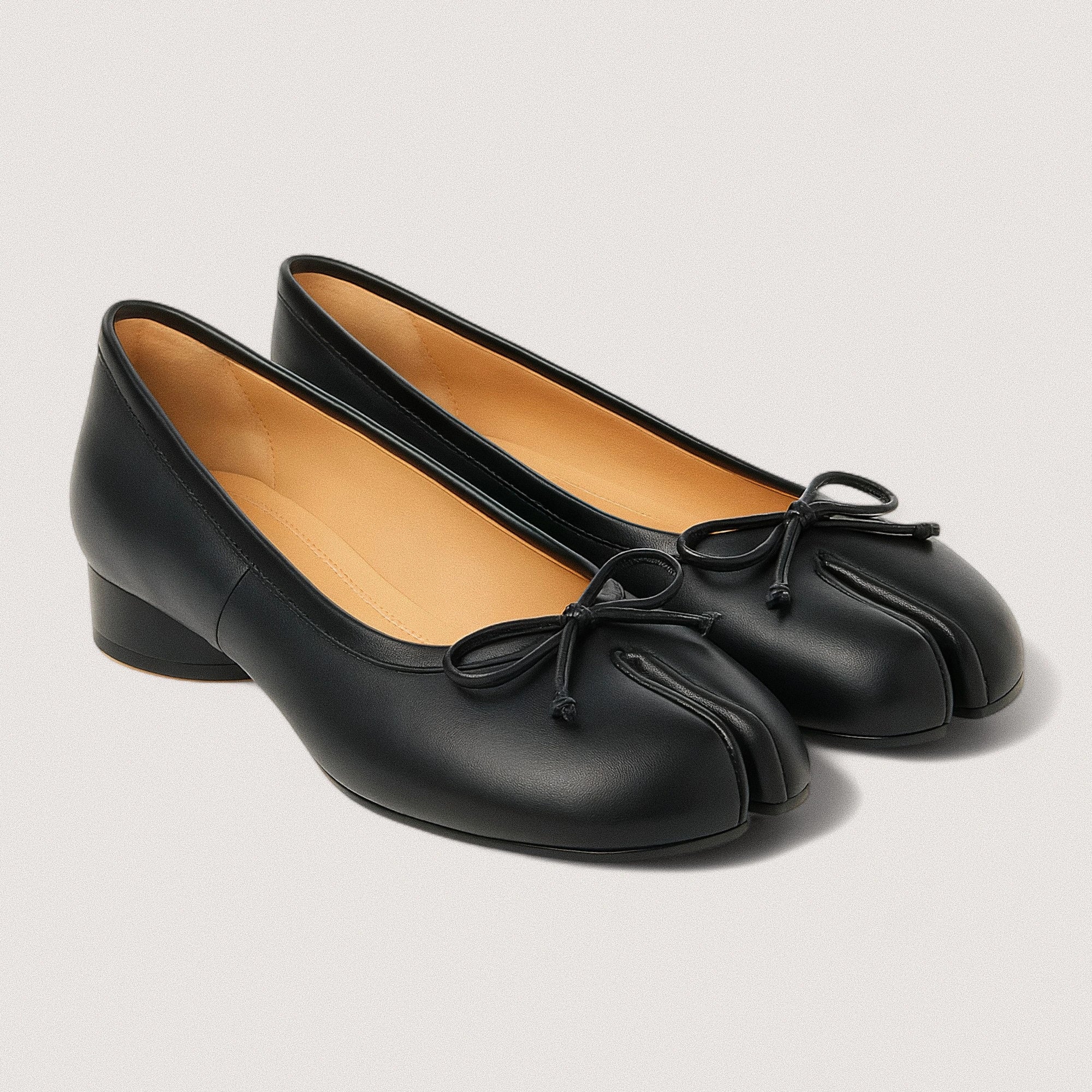 Aiko – Black Tabi Heel